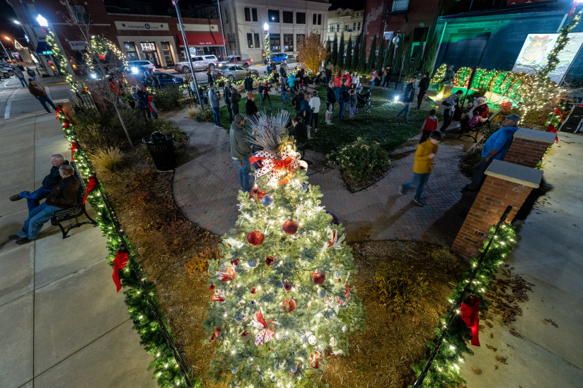 Mayors-Holiday-Tree-Lighting-Abilene,KS
