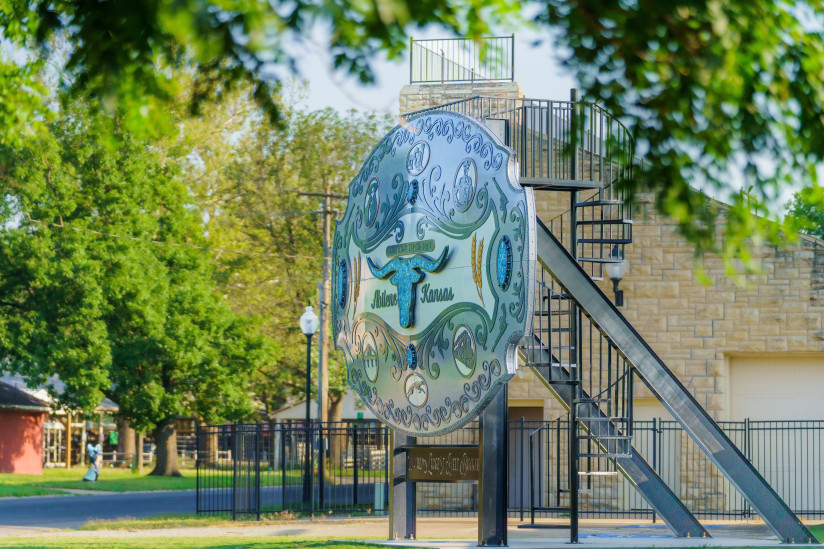 Worlds-Largest-Belt-Buckle-Abilene,KS