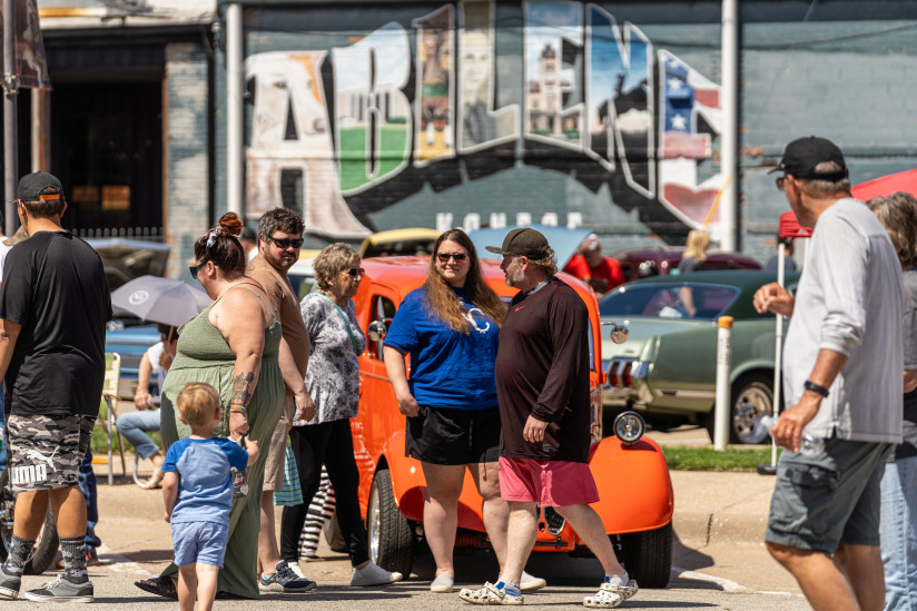 Abilene Cruise For Food Car Show