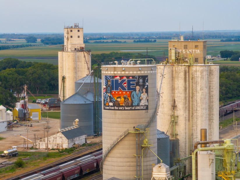 Eisenhower-Silo-Mural-Abilene,KS